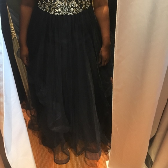 Prom Dress For Sale - Picture 4 of 8